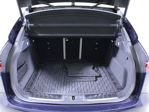 Used 2026 Jaguar F-PACE R-Dynamic S image 9