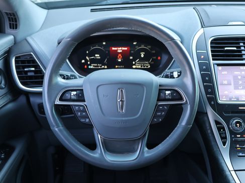 Used 2020 Lincoln Nautilus Reserve w/ Equipment Group 201A image 17