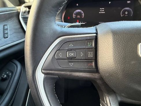 Used 2022 Jeep Grand Cherokee L Limited AWD/4WD image 14