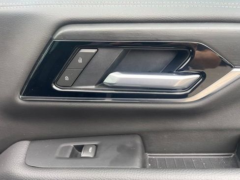 Used 2025 GMC Yukon XL Denali w/ Sun & Power Step Package AWD/4WD image 25