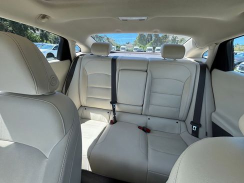 Used 2024 Chevrolet Malibu LT image 38