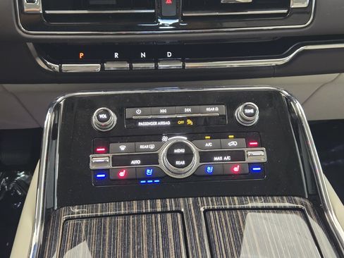 Used 2024 Lincoln Navigator L Black Label AWD/4WD image 18