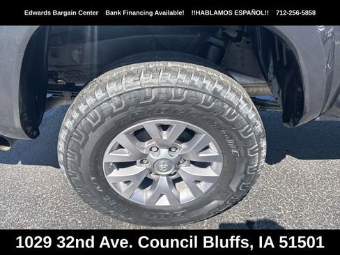 Used 2017 Toyota Tacoma SR5 w/ Tow Package AWD/4WD image 8