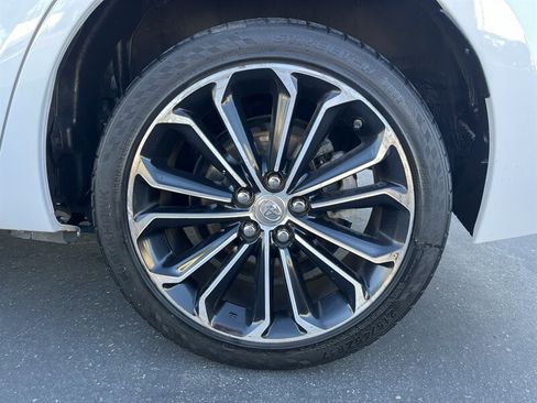 Used 2017 Toyota Corolla SE w/ SE Premium Package image 19