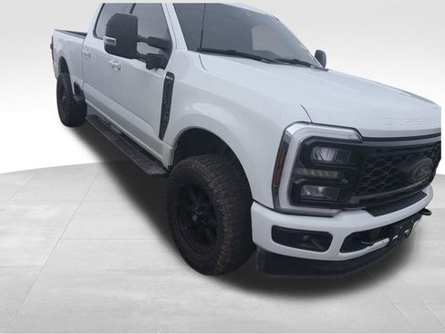 Used 2025 Ford F250 XLT w/ Black Appearance Package AWD/4WD image 17
