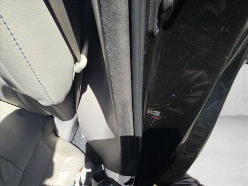 Used 2014 Toyota Highlander XLE AWD/4WD image 21