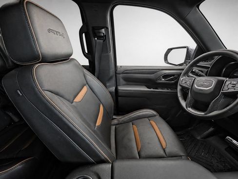 Used 2023 GMC Yukon AT4 w/ AT4 Premium Package AWD/4WD image 11