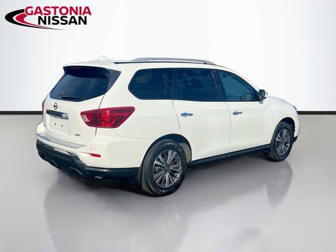 Used 2020 Nissan Pathfinder S image 9