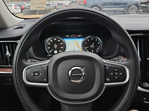 Certified 2022 Volvo S60 B5 Momentum w/ Premium Package image 20