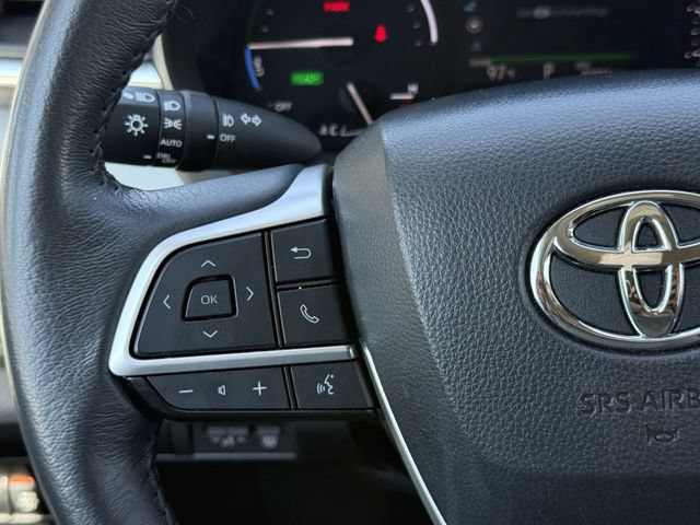 Used 2025 Toyota Sienna XLE FWD image 14