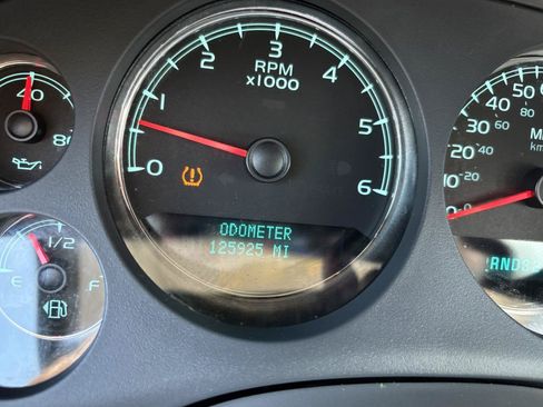 Used 2008 GMC Yukon SLT w/ SLT Preferred Equipment Group RWD image 11