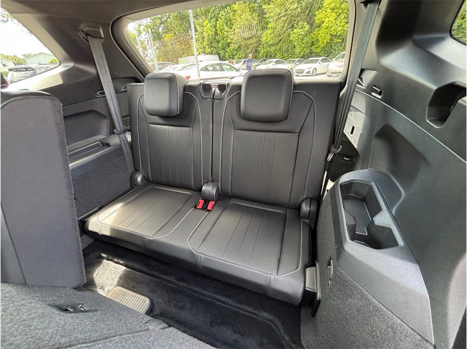 Used 2023 Volkswagen Tiguan SE R-Line FWD image 40