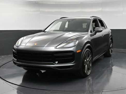 Certified 2021 Porsche Cayenne Turbo image 6