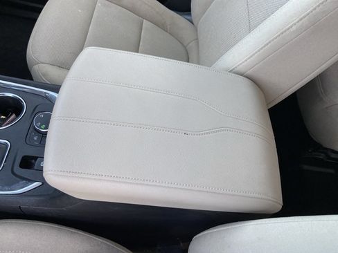 Used 2023 Chevrolet Traverse LT w/ LPO, Cargo Package AWD/4WD image 40