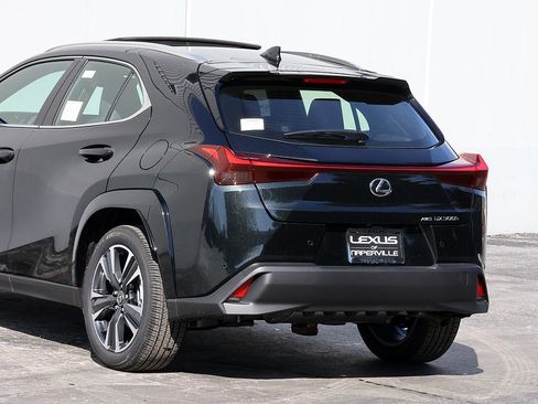 New 2026 Lexus UX 300h AWD image 9