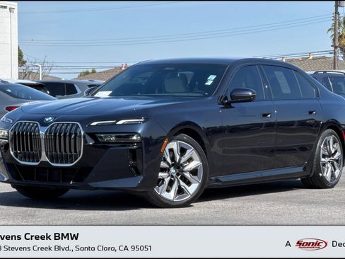Used 2024 BMW i7 xDrive60 w/ Premium Package 2 AWD/4WD image 1