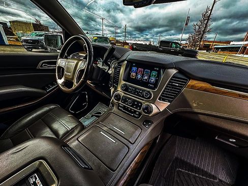 Used 2020 GMC Yukon Denali w/ Denali Ultimate Package AWD/4WD image 20