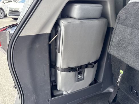 Used 2022 Toyota Sienna XLE image 34