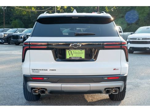 Used 2026 Chevrolet Traverse Z71 w/ Enhanced Driving Package AWD/4WD image 7