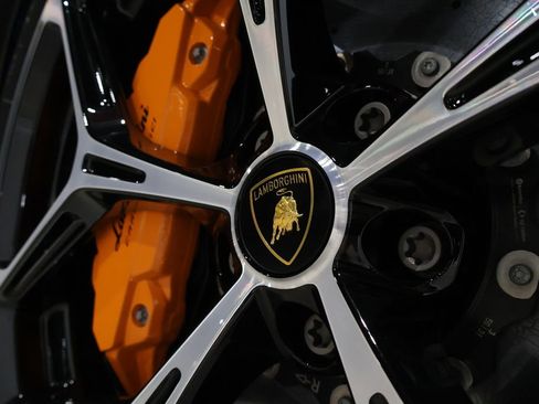 Used 2025 Lamborghini Revuelto AWD/4WD image 90