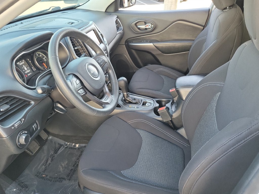Used 2020 Jeep Cherokee Latitude FWD image 17