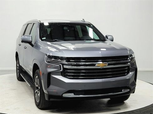 Used 2021 Chevrolet Tahoe LT w/ LT Signature Plus Package image 2