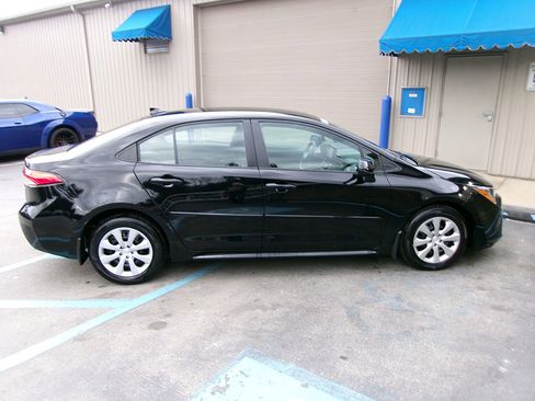 Used 2024 Toyota Corolla LE image 6