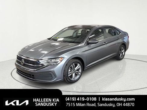 Used 2023 Volkswagen Jetta SE FWD image 1