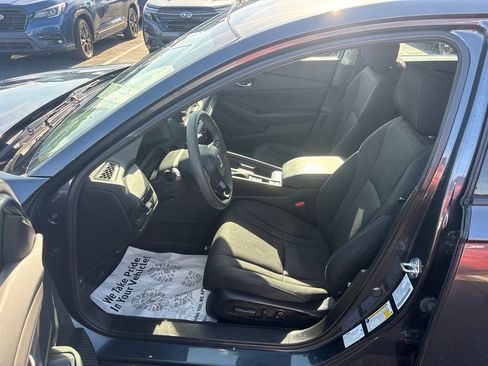 Used 2023 Honda Accord EX image 9