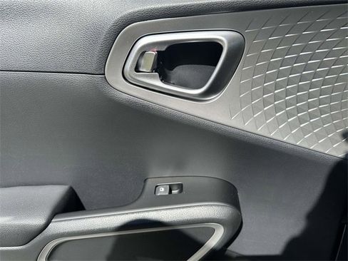New 2025 Kia Soul S image 22
