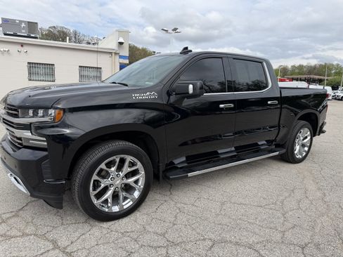 Used 2020 Chevrolet Silverado 1500 High Country w/ Technology Package image 3