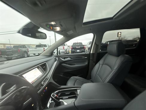 Used 2021 Buick Enclave Essence w/ Sound and Sites Package image 11