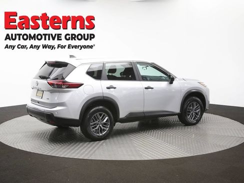 Used 2024 Nissan Rogue S AWD/4WD image 42
