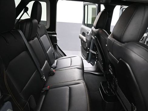 Used 2024 Jeep Wrangler Unlimited Sahara w/ Technology Group AWD/4WD image 18