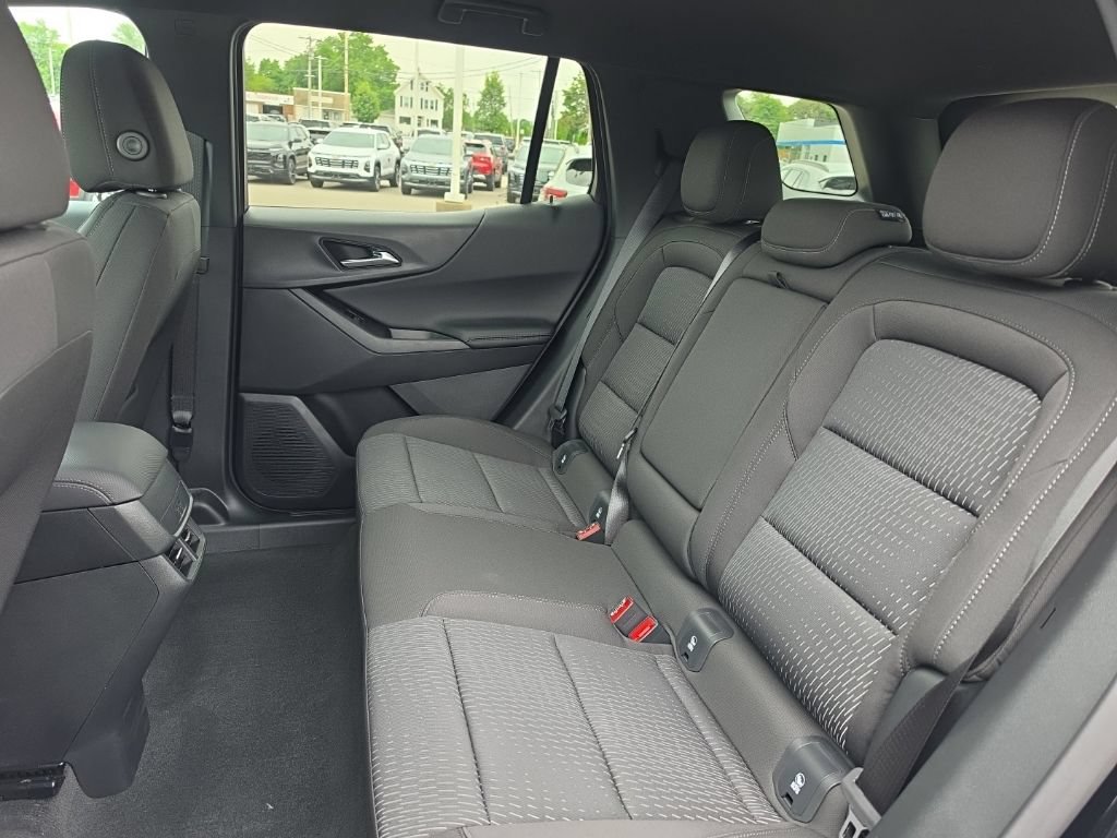 New 2027 Chevrolet Equinox LT AWD/4WD image 14