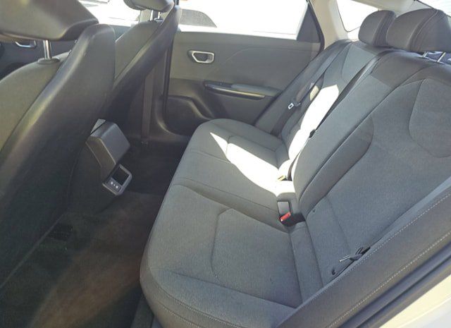 Used 2025 Kia K4 FWD image 11
