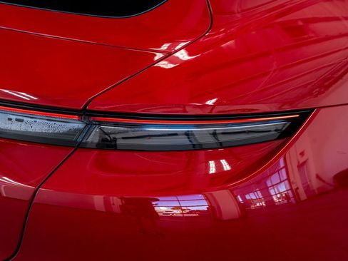 Used 2022 Porsche Taycan 4S image 28