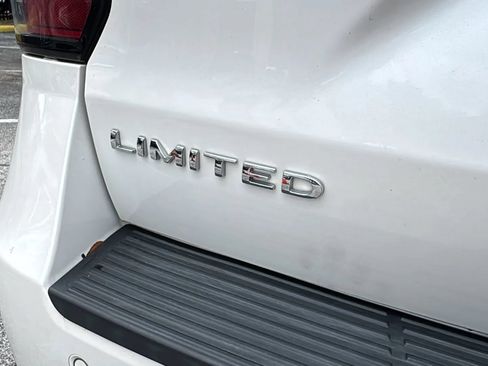Used 2018 Ford Expedition Limited w/ Equipment Group 302A AWD/4WD image 47