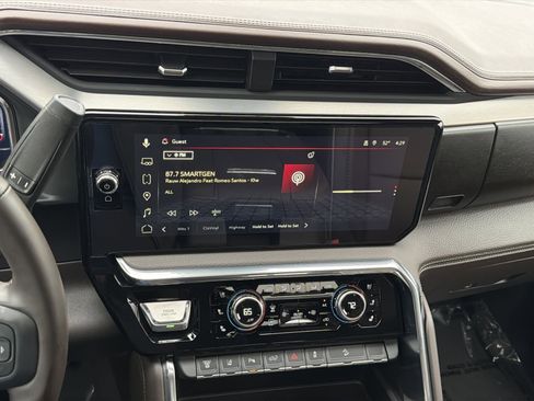 Used 2024 GMC Sierra 2500 Denali w/ Denali Reserve Package image 18