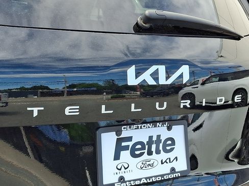 Certified 2023 Kia Telluride SX Prestige X-Pro AWD/4WD image 30