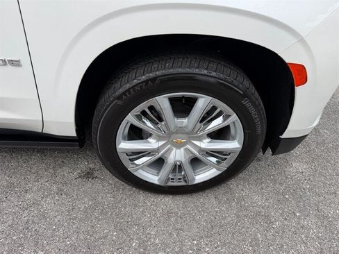 Used 2024 Chevrolet Tahoe High Country AWD/4WD image 12