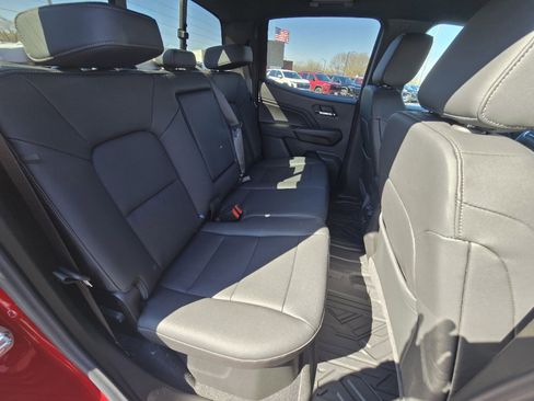 New 2025 GMC Canyon Elevation w/ Convenience Package image 28