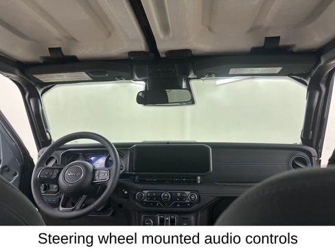Used 2025 Jeep Wrangler Unlimited Rubicon 4xe w/ Convenience Group AWD/4WD image 24