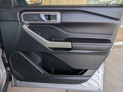 Used 2023 Ford Explorer XLT w/ Equipment Group 202A image 34