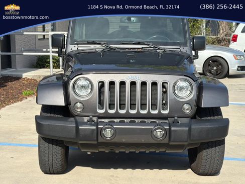 Used 2018 Jeep Wrangler Unlimited Sahara w/ Connectivity Group image 8
