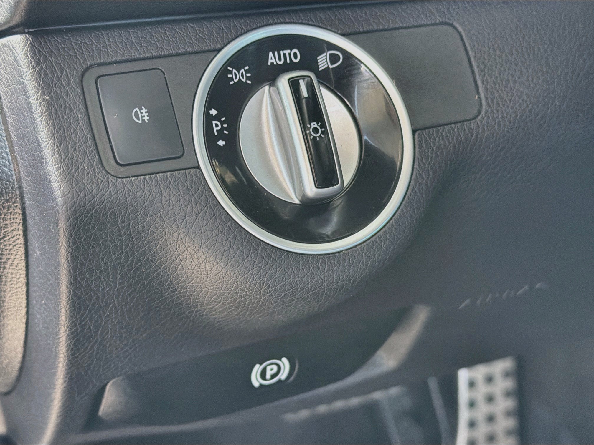 Used 2012 Mercedes-Benz C 300 4MATIC Sedan image 16