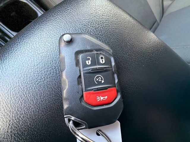Used 2018 Jeep Wrangler Unlimited Sport S AWD/4WD image 37