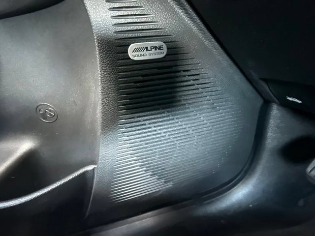 Used 2016 Dodge Challenger R/T Scat Pack w/ Leather Interior Group RWD image 20