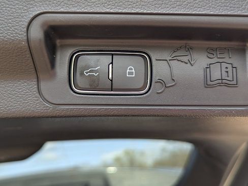 Used 2023 Ford Explorer Limited w/ Equipment Group 301A image 28