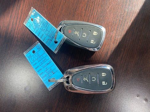 Used 2021 Chevrolet TrailBlazer LT w/ Sun and Liftgate Package AWD/4WD image 26